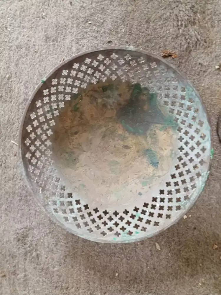 Piring antik Dari kuningan