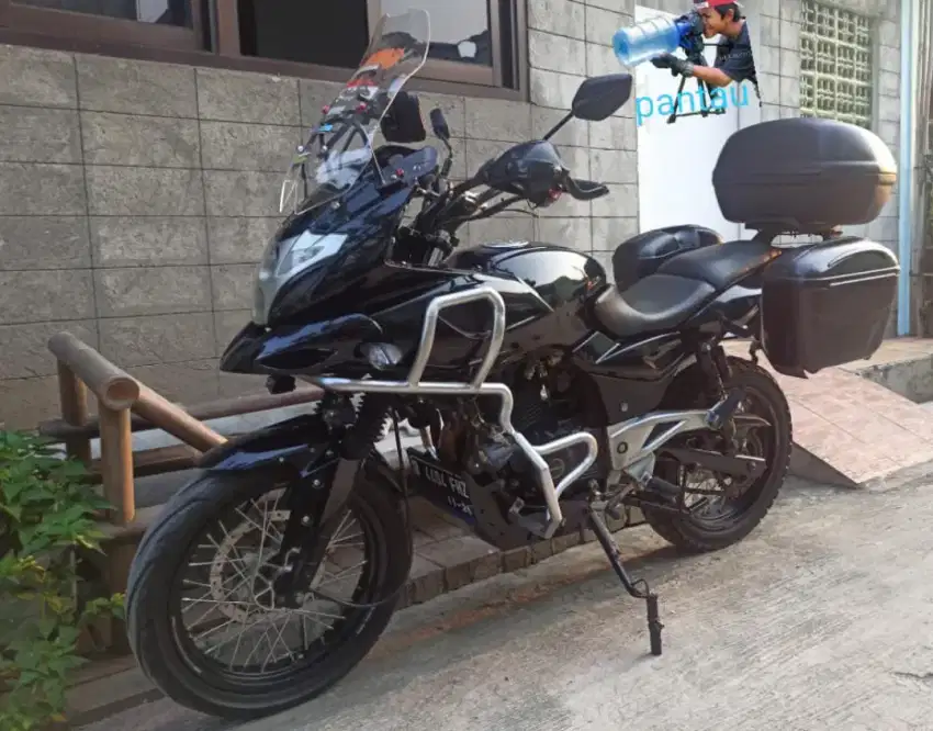 MOTOR BAJAJ PULSAR 220 ADVENTURE TOURING