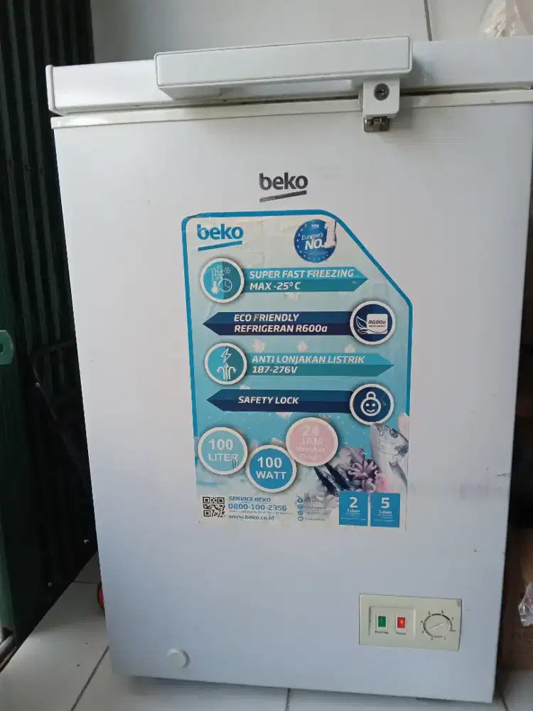 Frezer beko  ukuran sedang tipe cf100wd