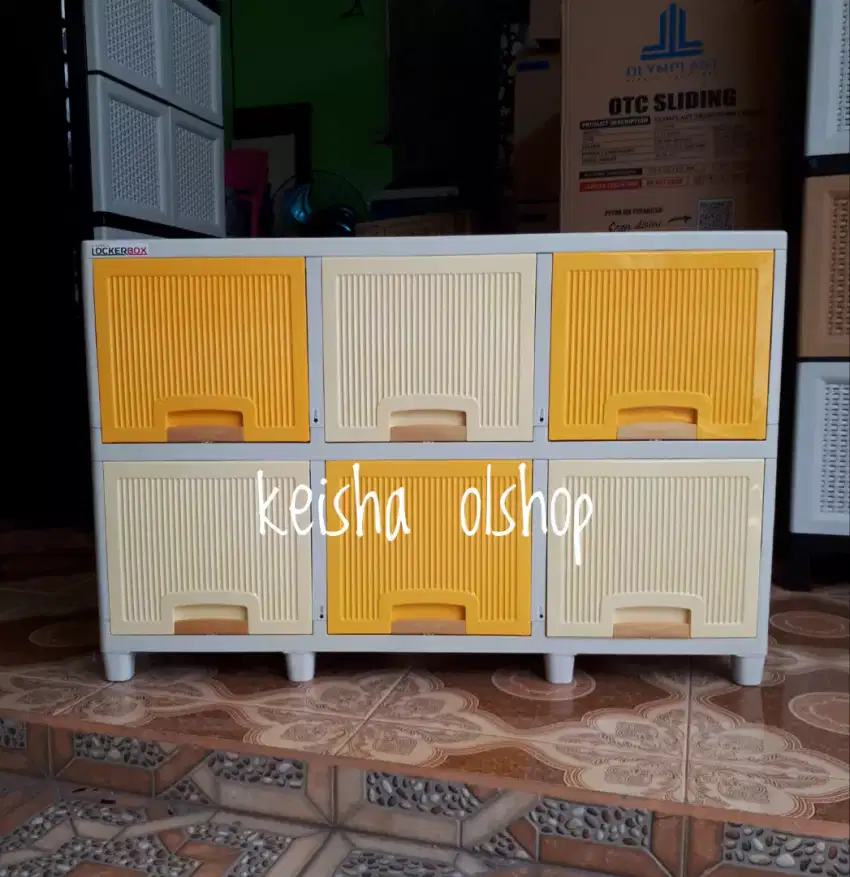 Lemari plastik Napolly locker box