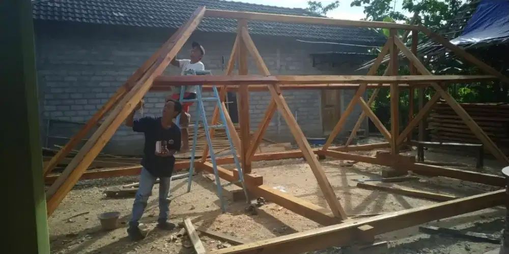 Pembuatan Rumah Kayu