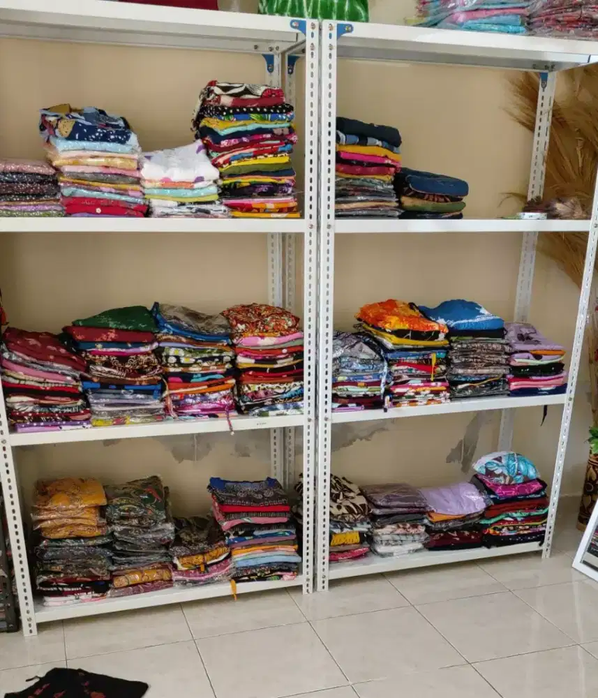 Rak besi siku lobang