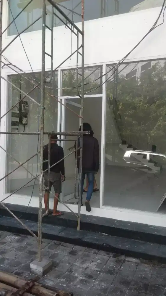 Kusen alumunium..partisi alumunium, pintu , etalase, kaca, jendela,