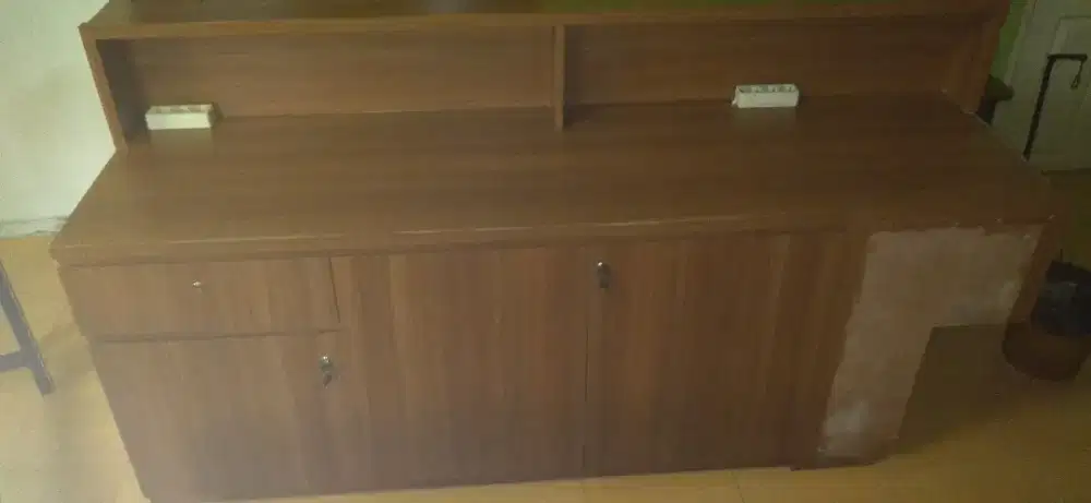 Meja Bar ukuran besar