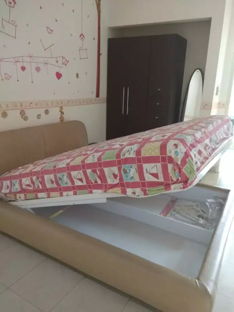 Ranjang pegas dan kasur INFORMA