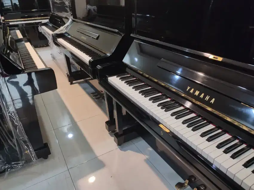 Piano yamaha UX