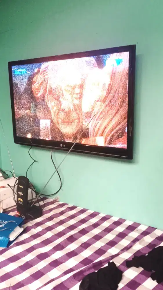 JUAL BRACKET TV & JASA PASANG UNTUK TV LED / LCD (GANTUNGAN TV)