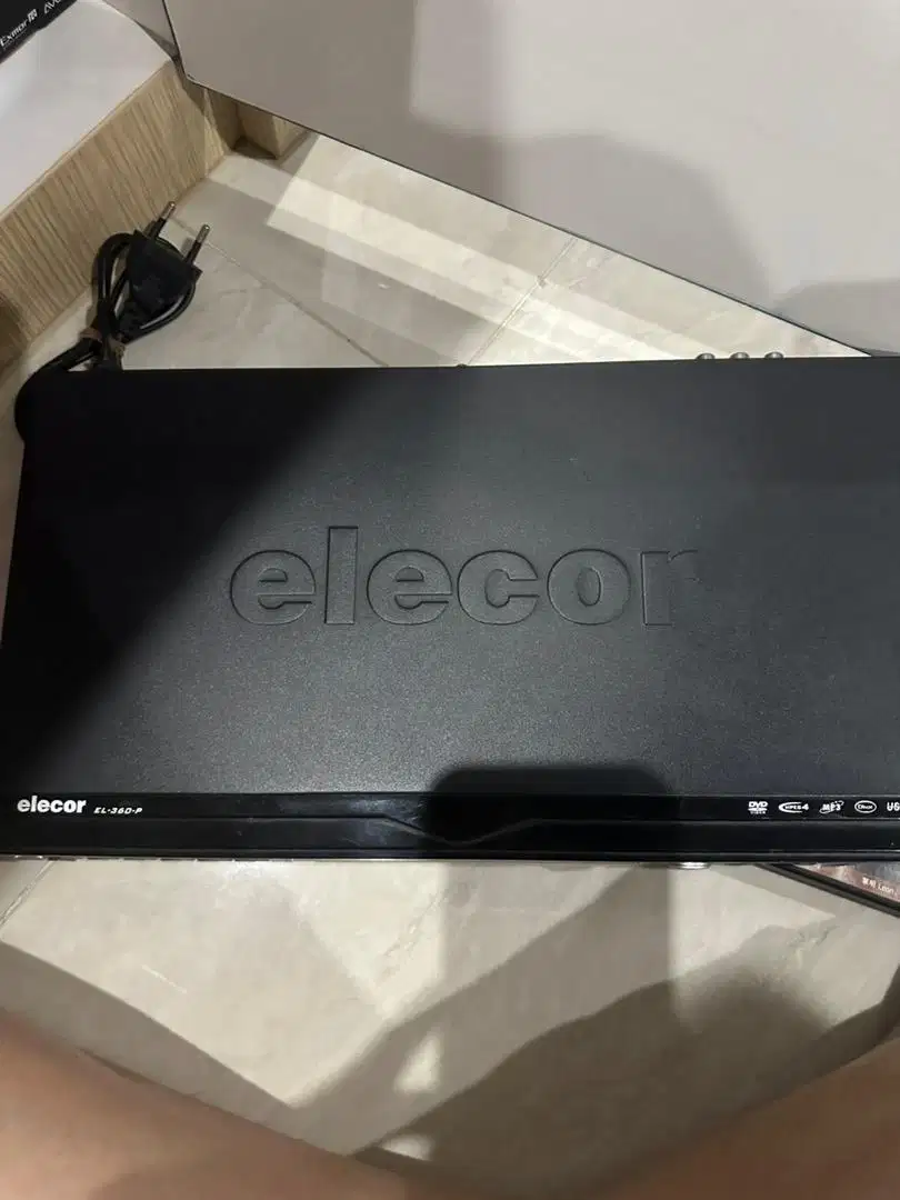 Dvd player elecor