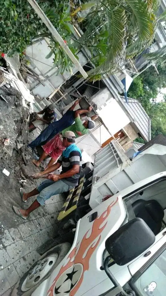 Jasa buang puing di bali