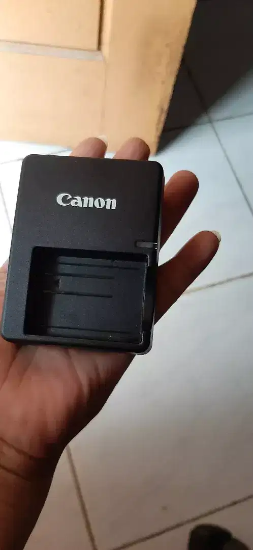 Charger canon LC E5E