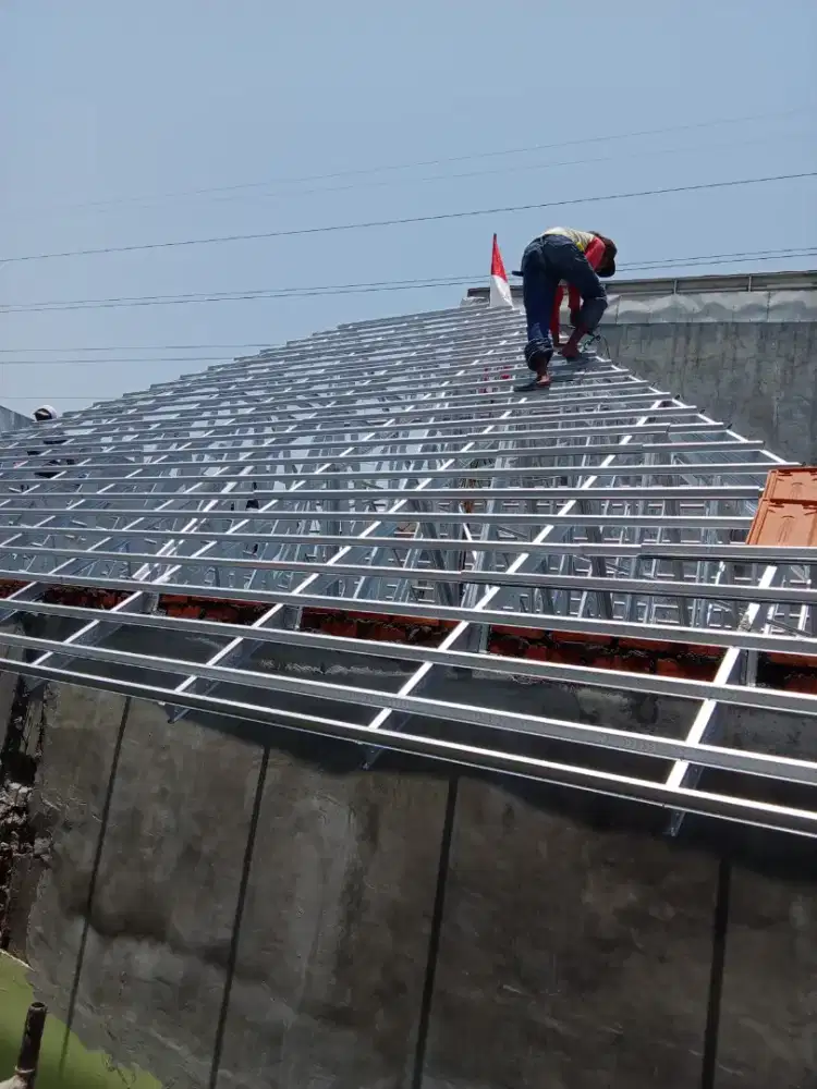 Atap galvalum dan kanopi baja ringan