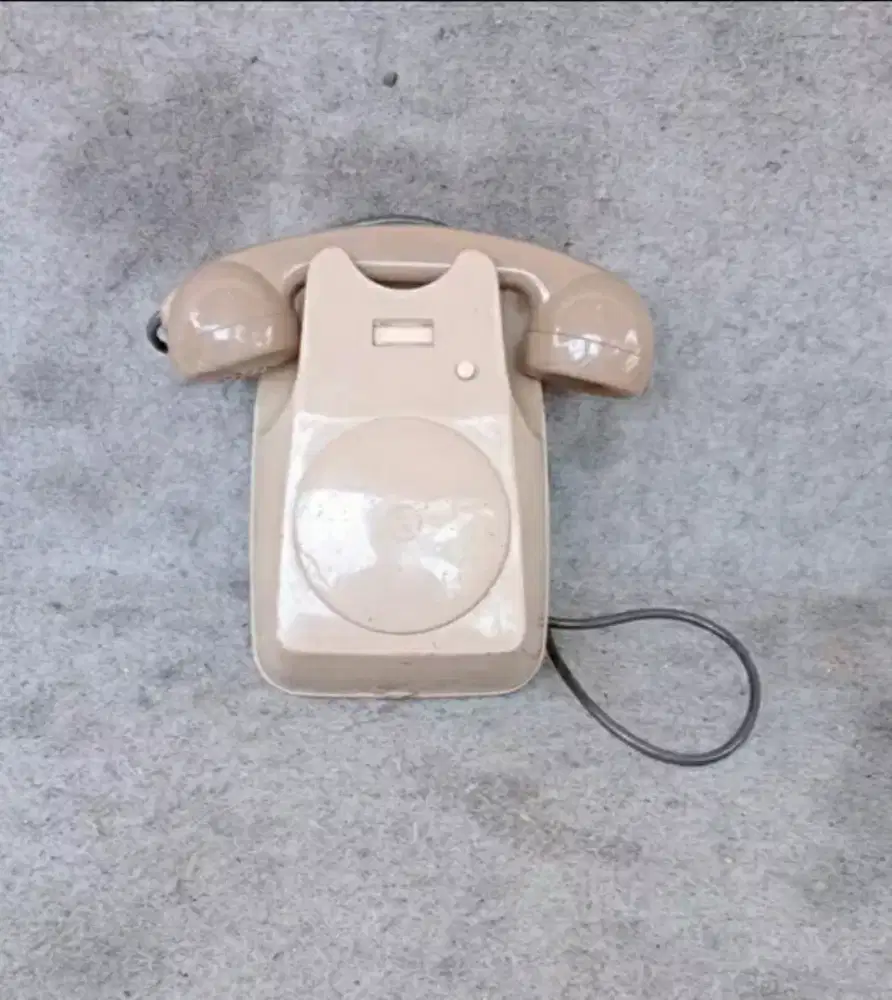 Telephone dinding jadul