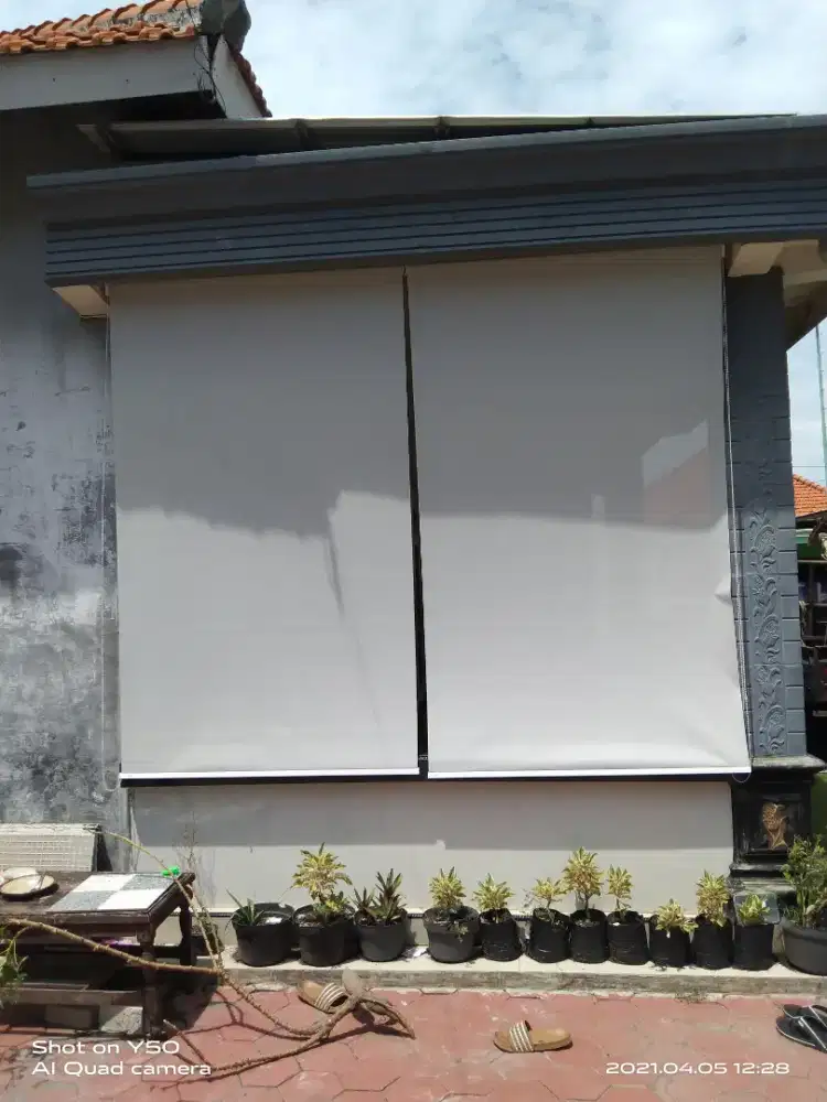 Tirai penahan hujan dan panasl termurah