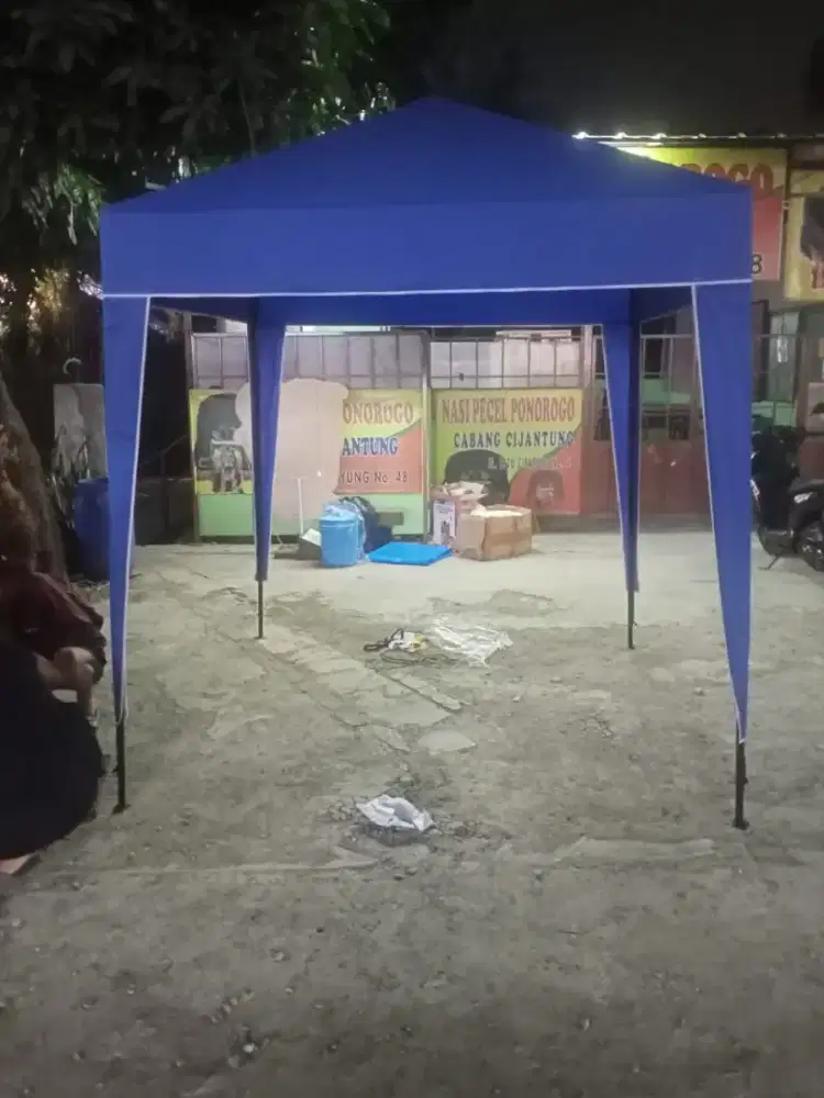 Tenda nya ready yg bongkar pasang dn lipat juga
