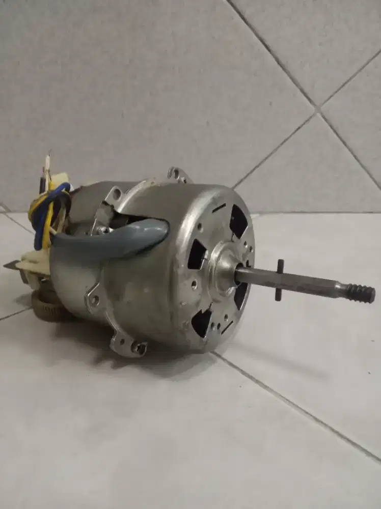 Dinamo Stand Fan Panasonic