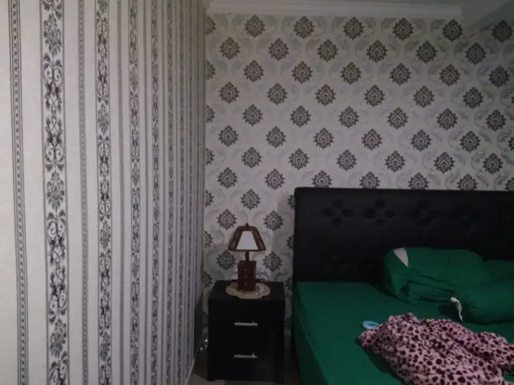 Tukang pasang wallpaper