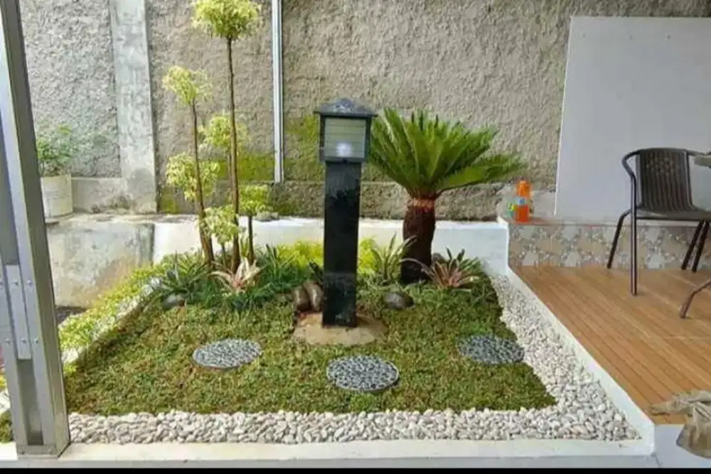 TAMAN RUMPUT GAJAH MINI DAN POHON HIAS