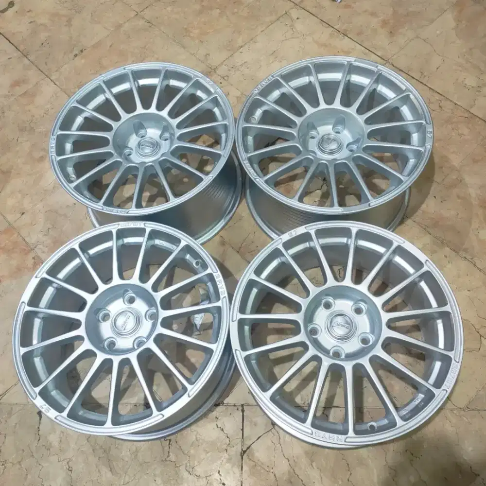 Velg R17 Original di Indonesia - OLX Murah Dengan Harga Terbaik - OLX.co.id