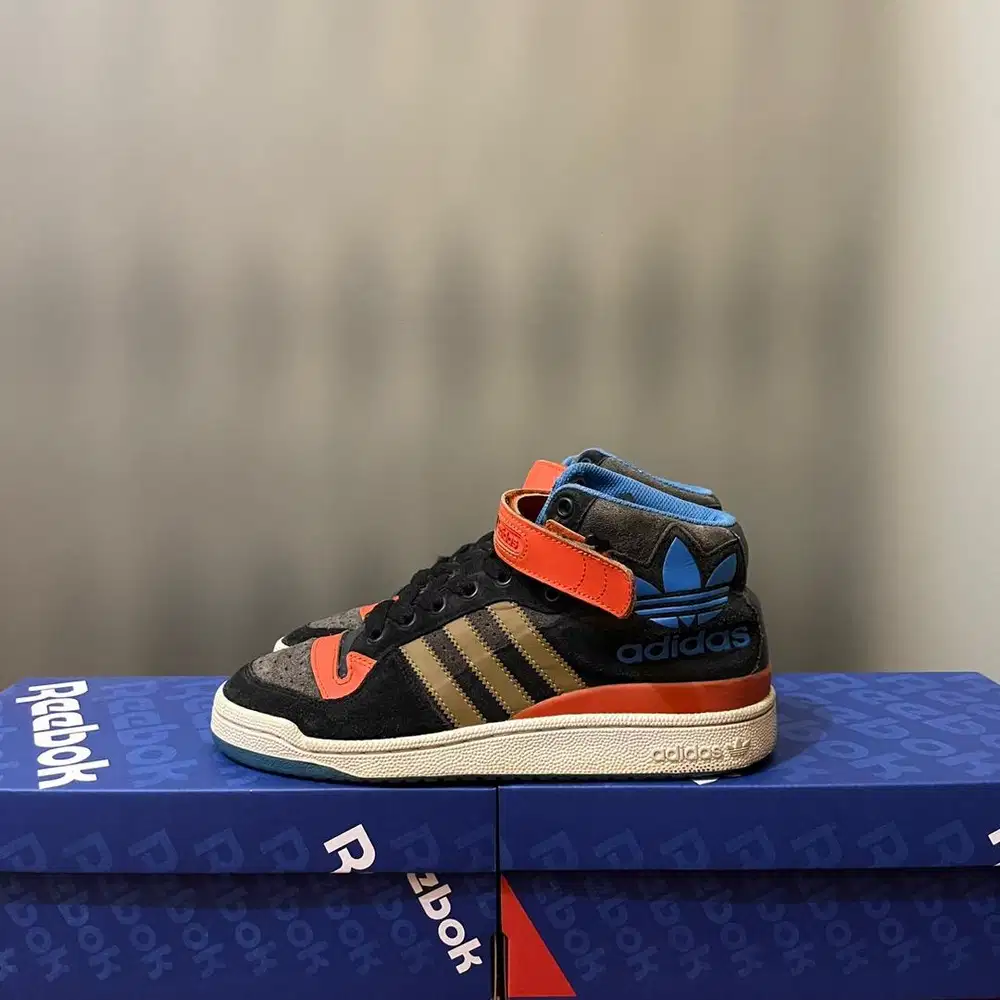 Sepatu Adidas Bekas di Indonesia - OLX Murah Dengan Harga Terbaik - OLX