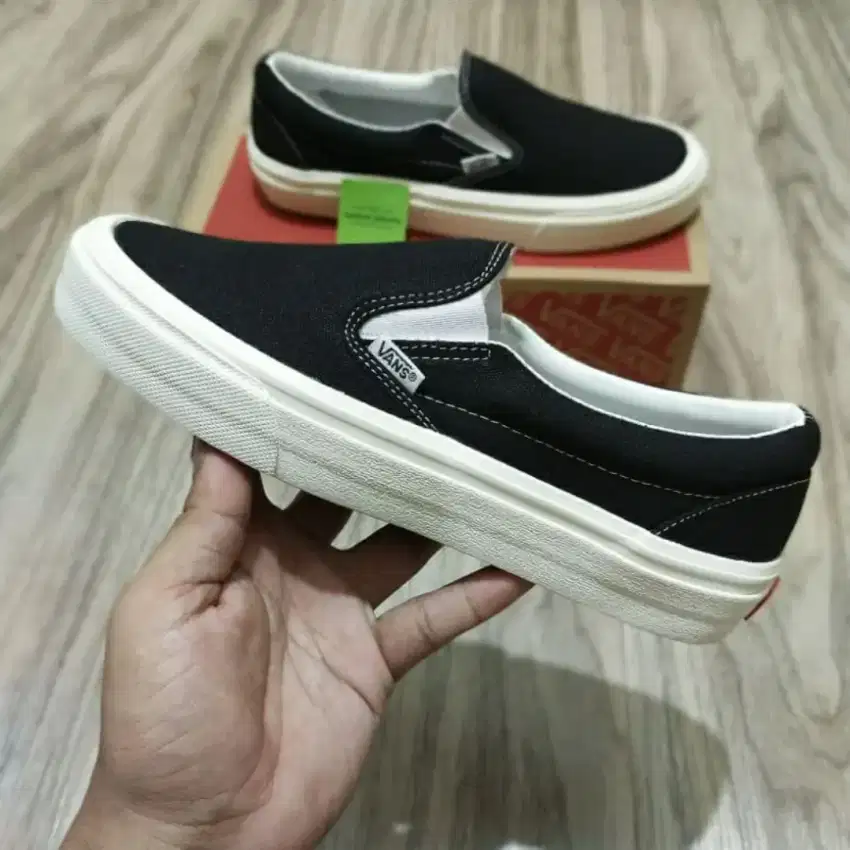 Vans slip on pria