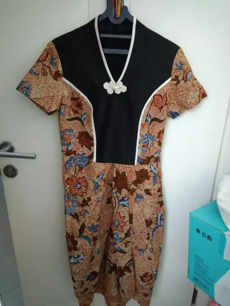 Dress Batik untuk wanita