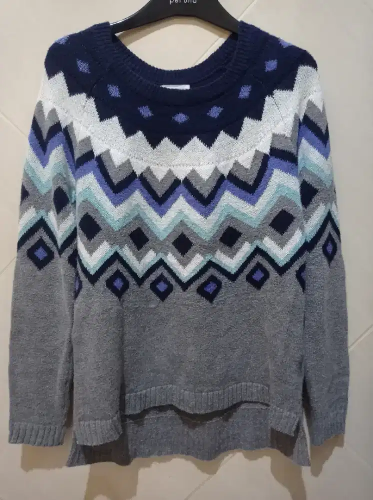 Sweater Motif Etnik Brand Oldnavy