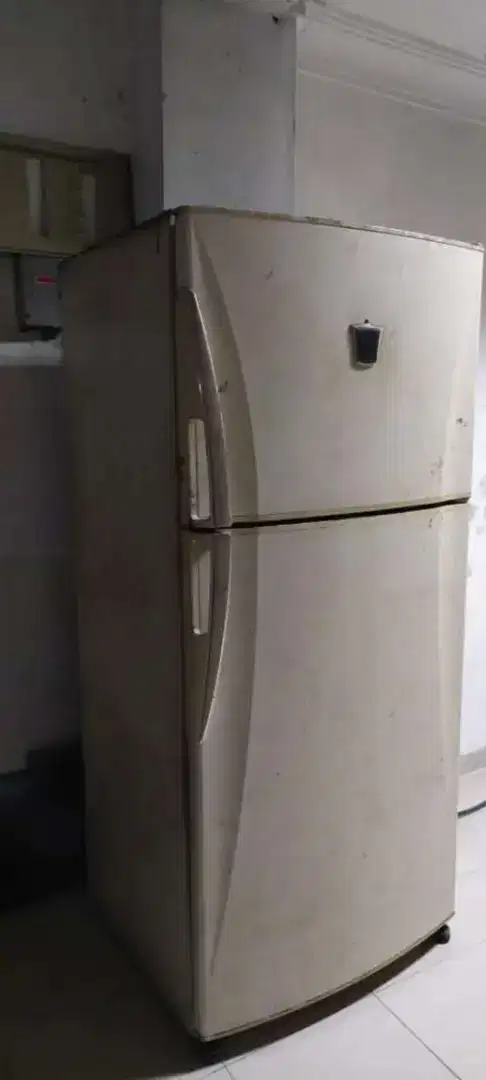 KULKAS SHARP 2 PINTU