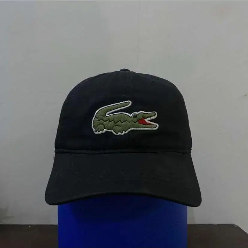 Topi Lacoste mantap