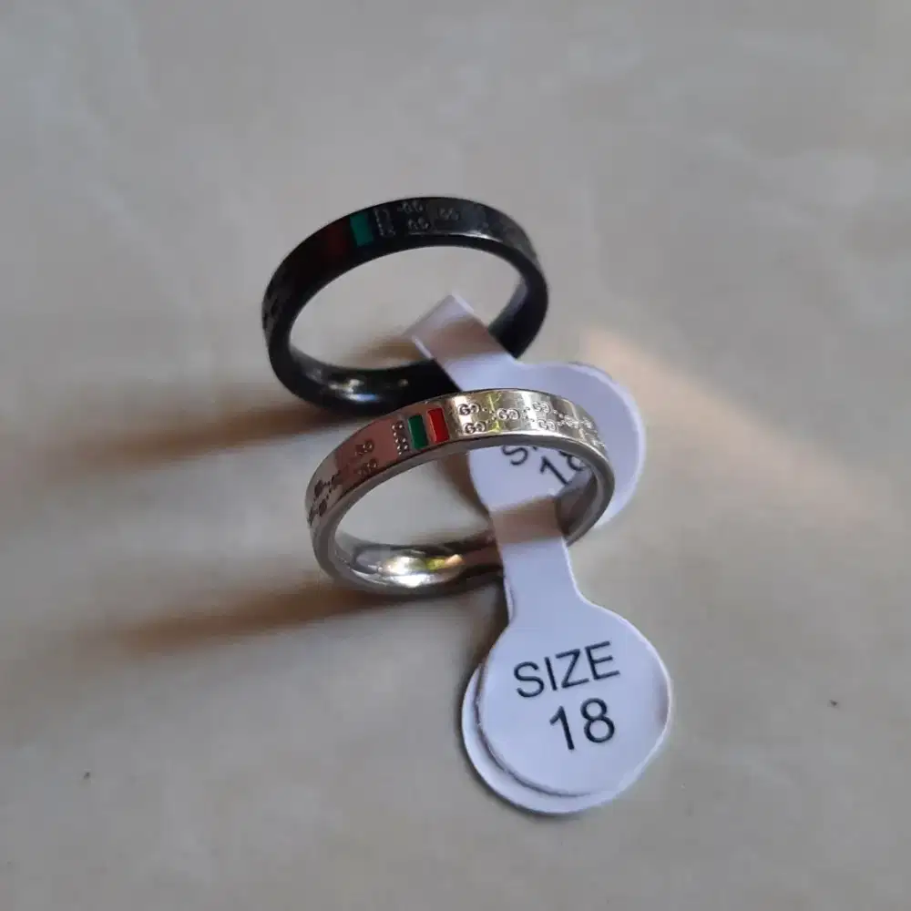 Cincin Gucci Titanium