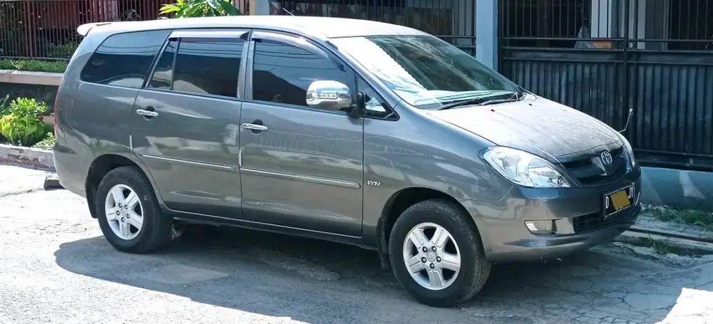 Kijang Innova 2008 E Bensin M/T,Siap pakai.Abu-abu