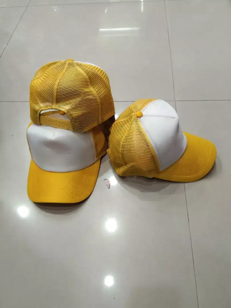 TOPI PUTIH KOMBINASI WARNA