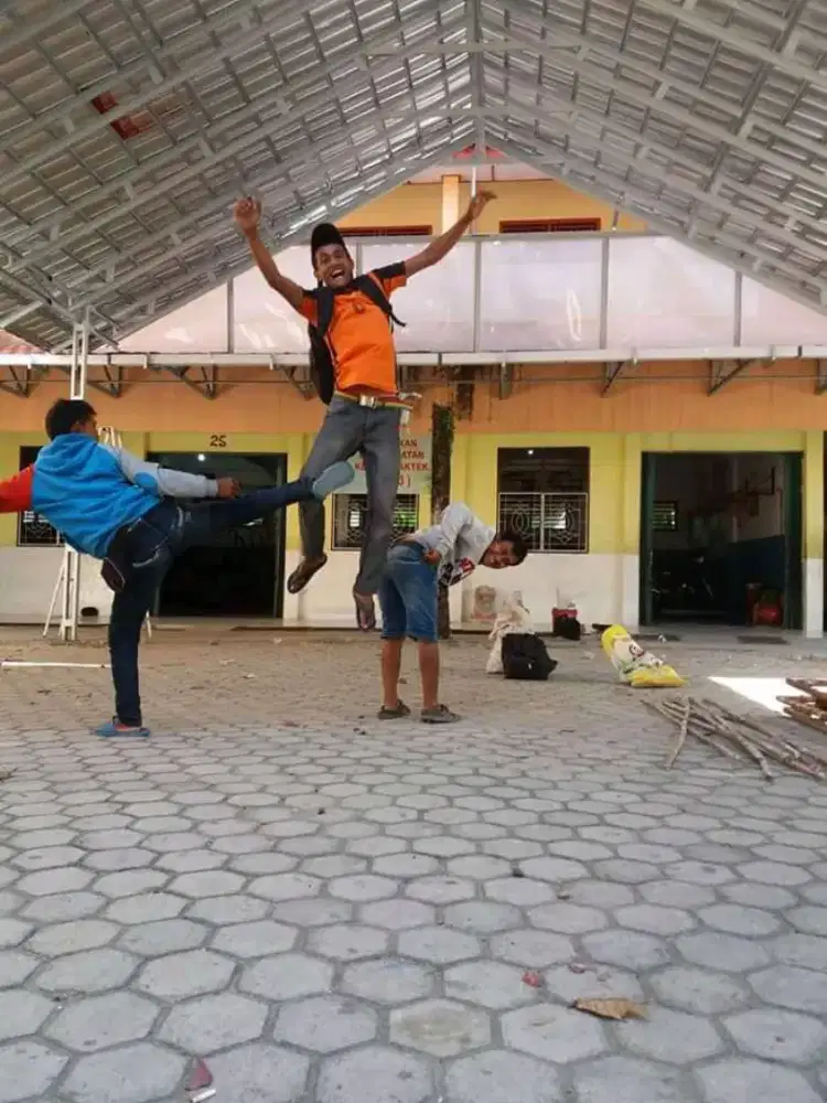 Baja ringan kontruksi atap gudang