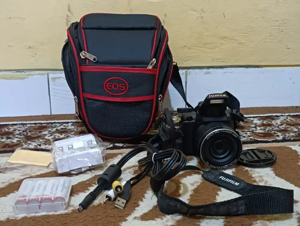 Kamera Digital - Fujifilm Finepix S4500