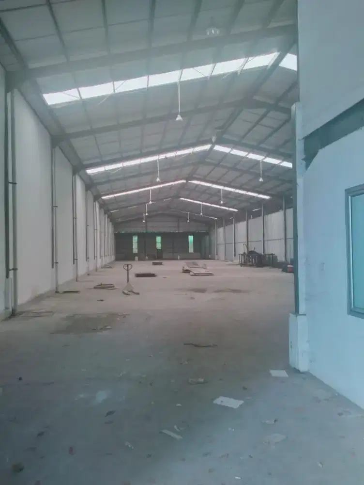 Dijual gudang dalam kawasan hyundai