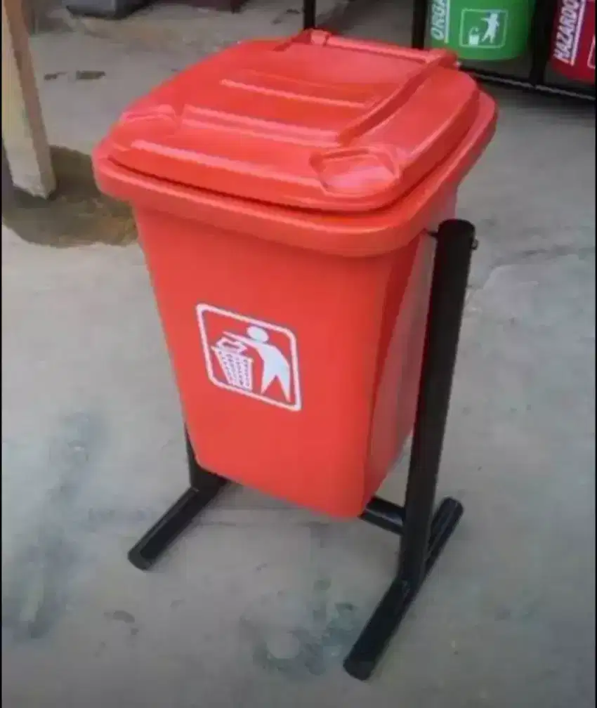 Tong sampah kotak 60 liter