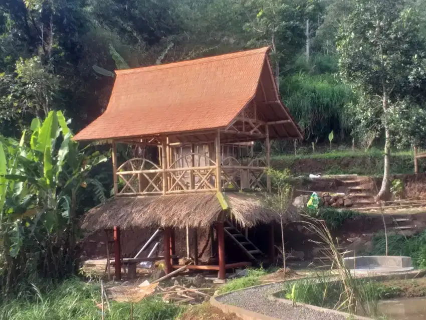 Saung bambu kombinasi tihang kayu kelapa atap sirap ukura  4x3