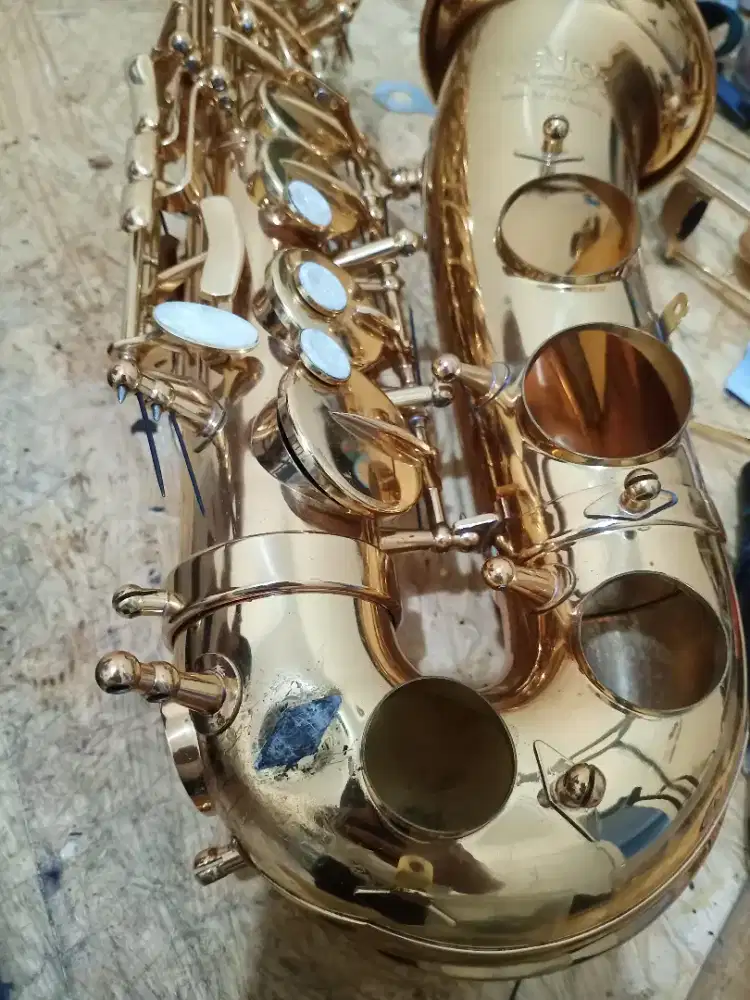 Jual beli Saxophone servis