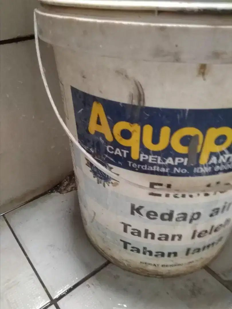 di jual ember cat' kuat &amp; kokoh ada (2biji) 100rb aja!