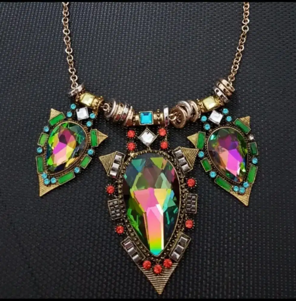 Borongan kalung, gelang asesoris singapura