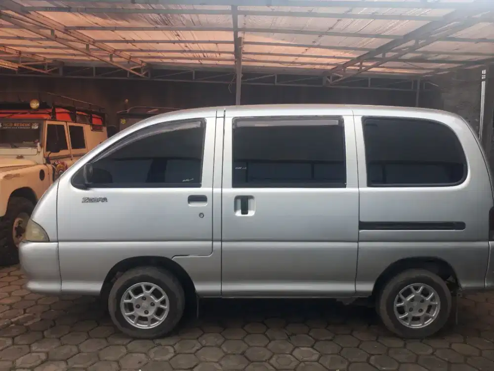 teknisi pasang kaca film mobil panggilan