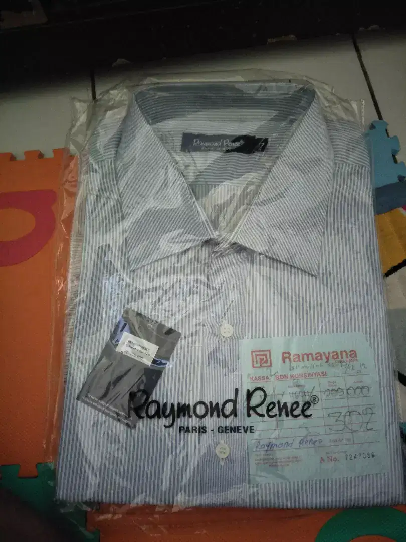 Baju lengan panjang merk Raymond Renee