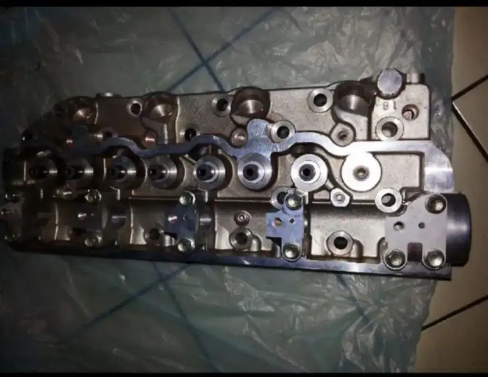 Deksel Cylinder head pajero Triton L300 Kuda L200 Everest Dll