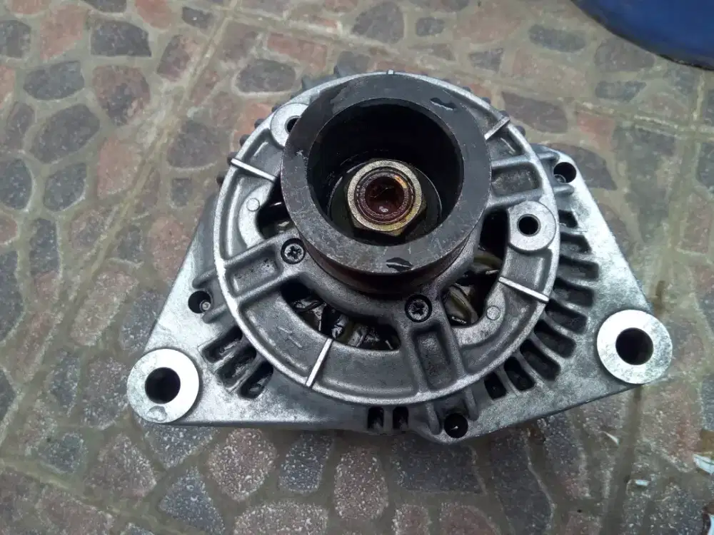 Dinamo altenator mercedes bosch