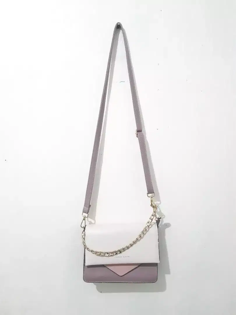 TAS CHARLES & KEITH NON ORI