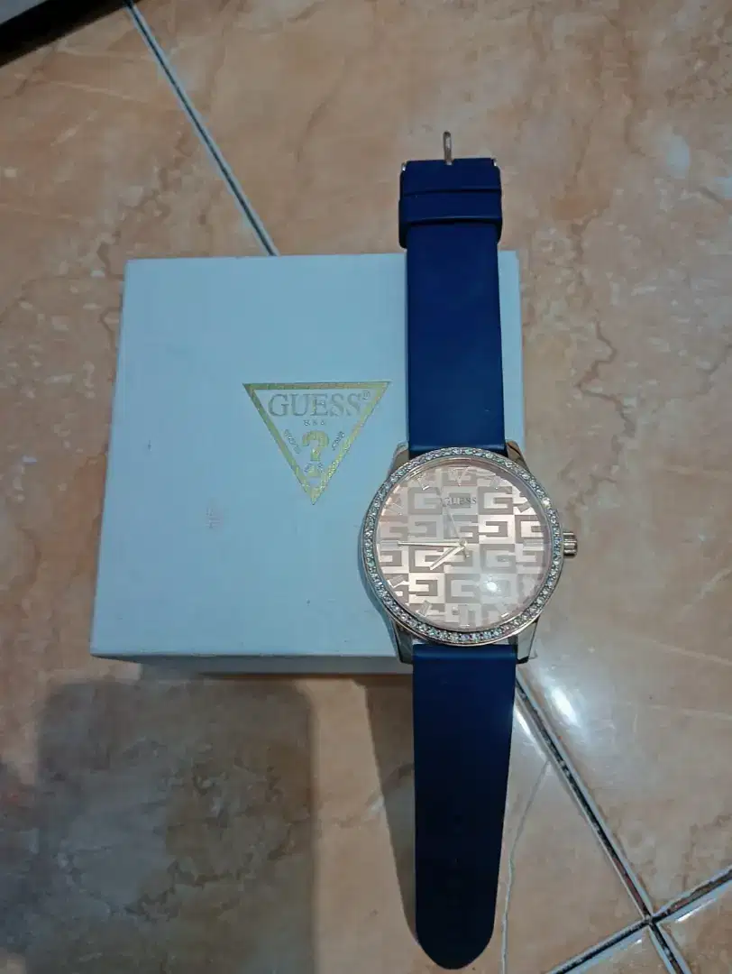 Jam tangan wanita Guess Ori like new 700k