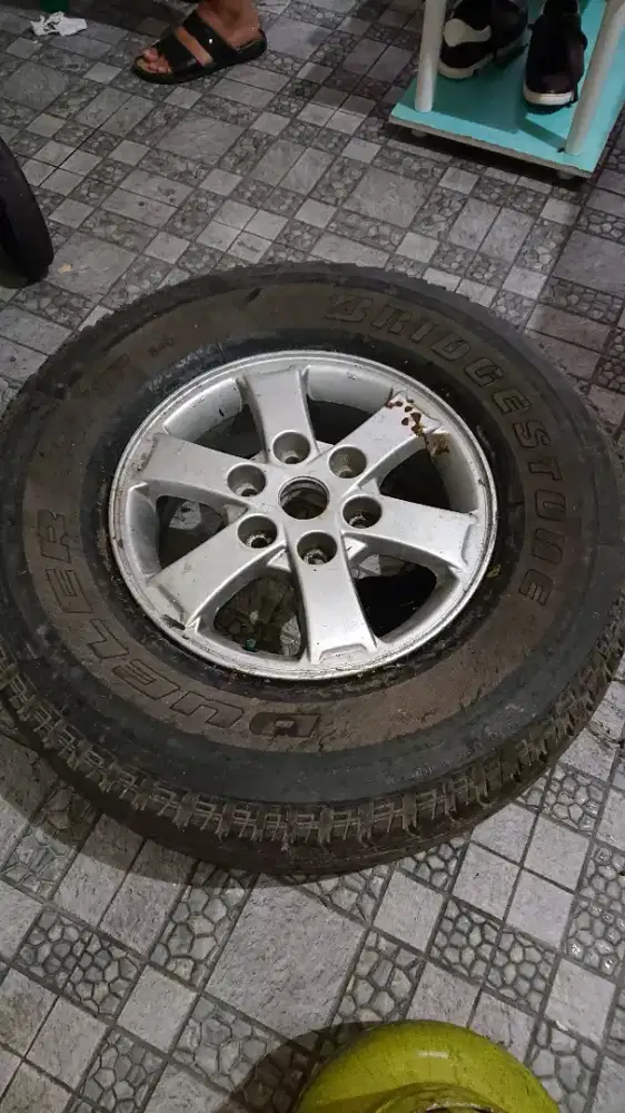 Ban + Velg Mobil Pajero Dakkar 2013