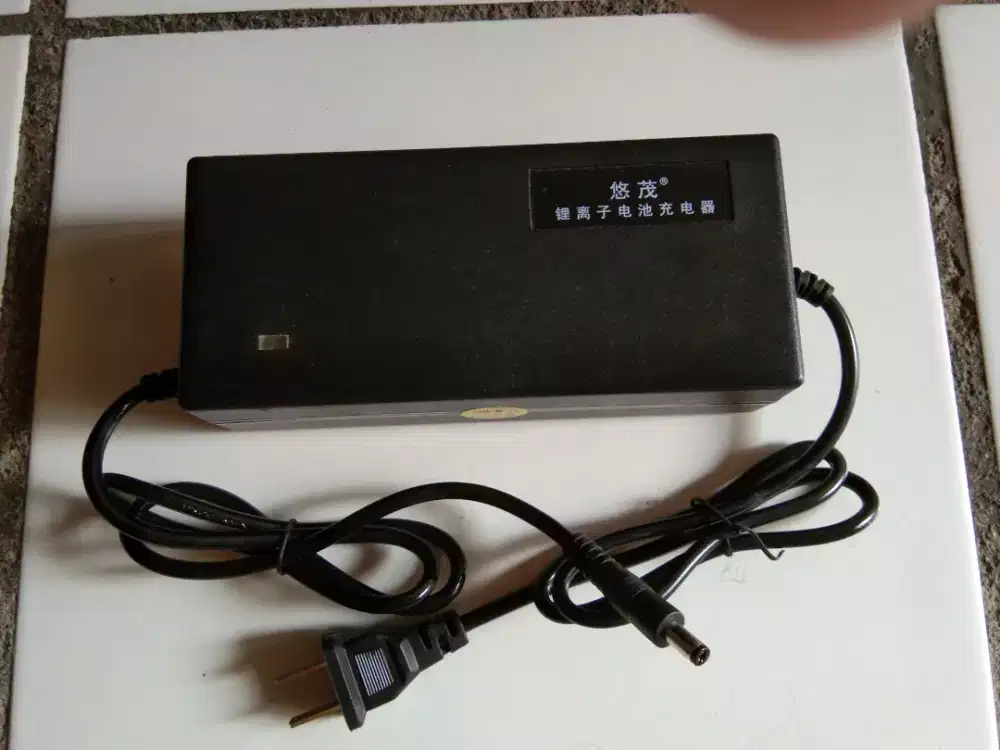 Charger lithium sepeda listrik 24 volt. 2A.