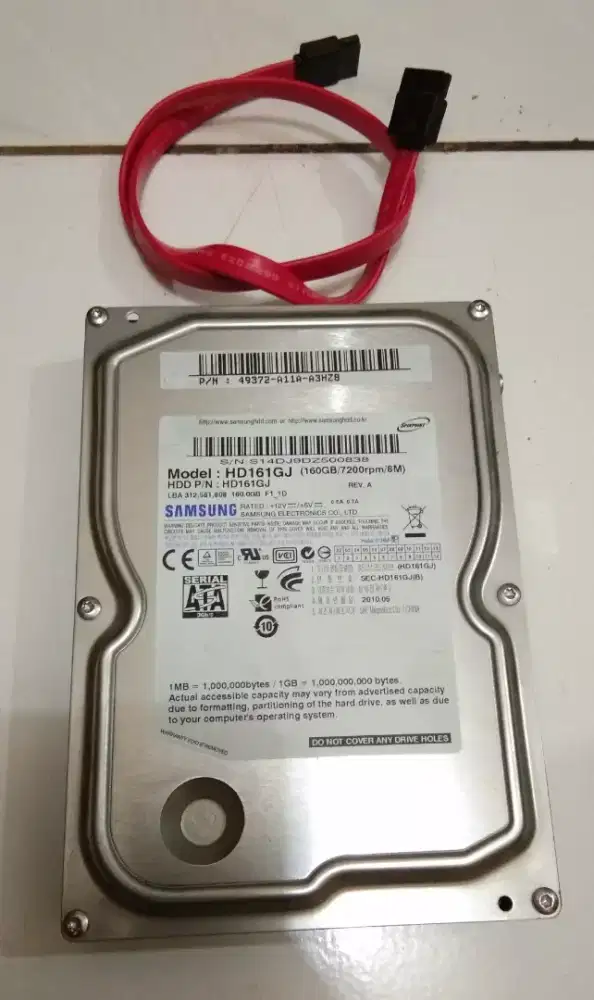 Hardisk seagate sata 80 Gb dan kabel sata nya.