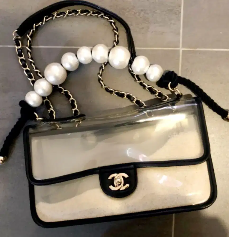 CHANEL VINTAGE MADE IN ITALY BACA DSKRIPSI SBLUM BNYK PRTANYAAN