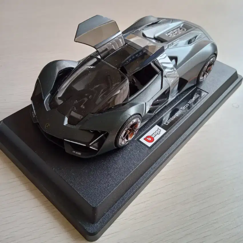 Lamborghini Terzo Millennio bburago 1:24